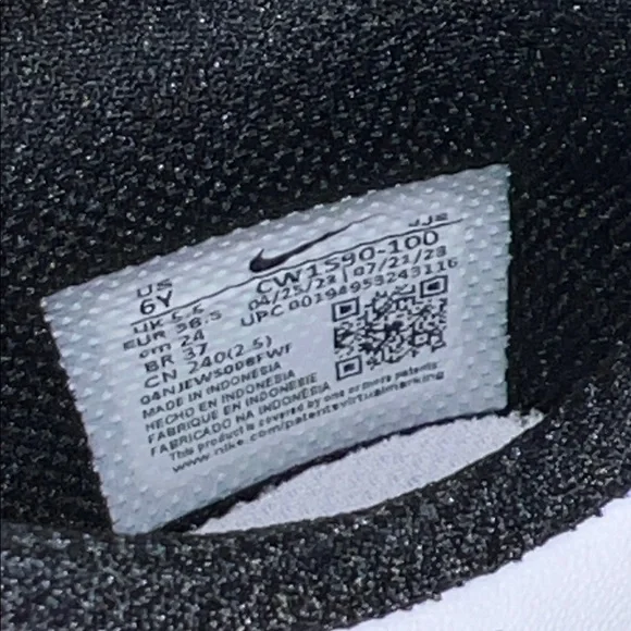 Nike Dunk Low Black & White Shoes
Youth size fits women’s 8 - Picture 5 of 7